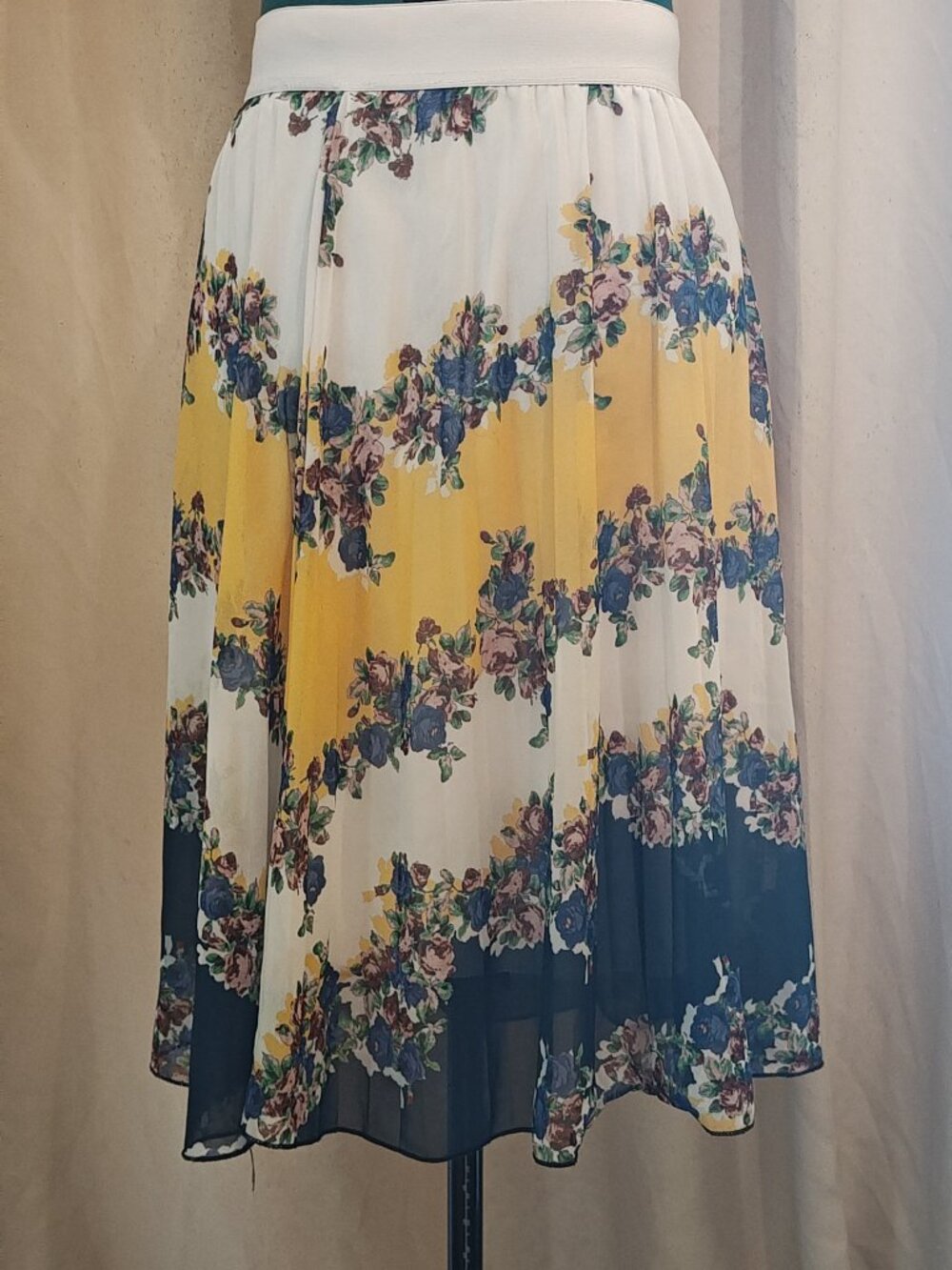 Floral print midi skirt